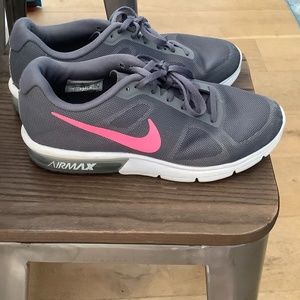 Nike air max women’s athletic shoe